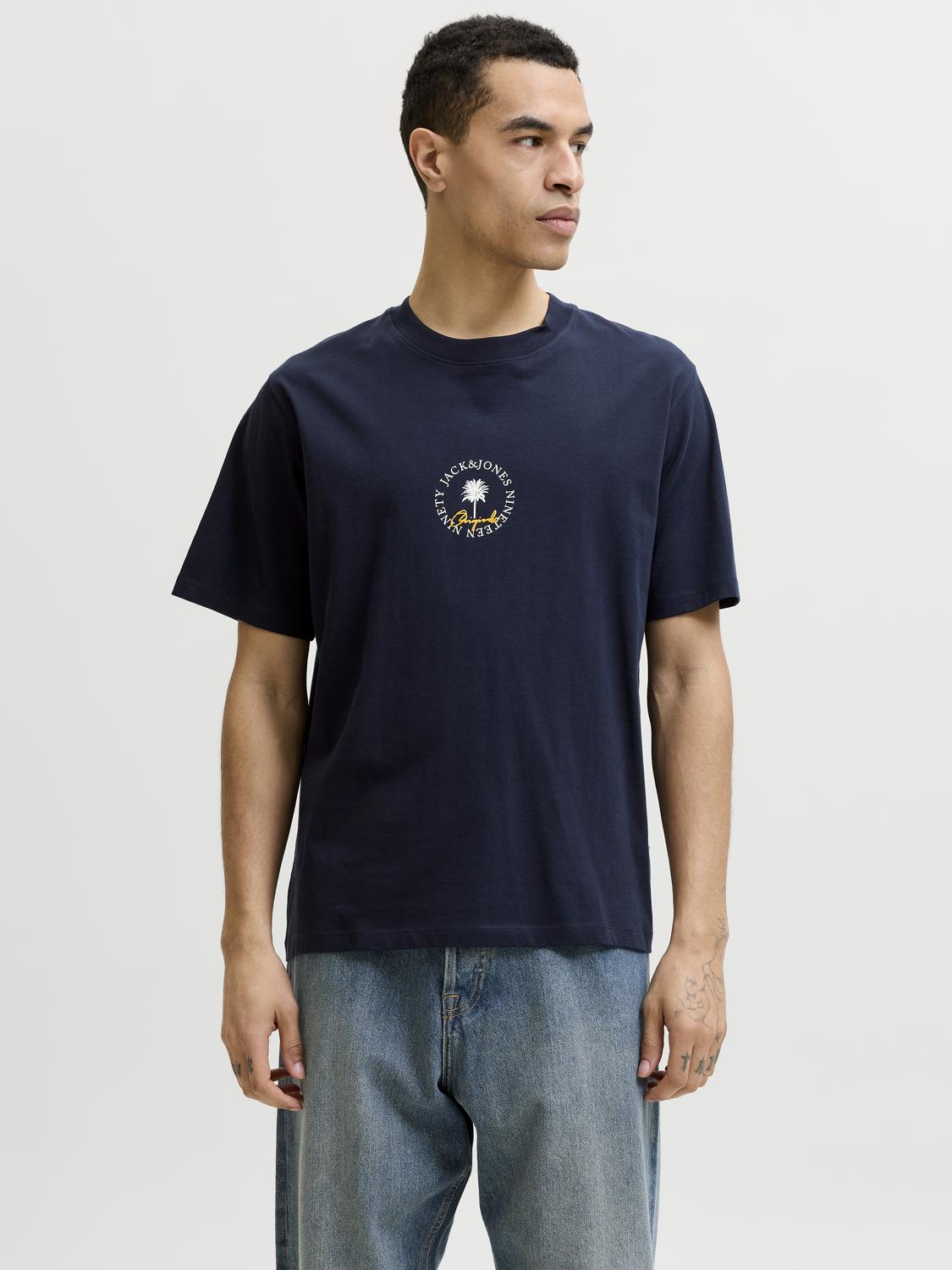 model_shot-front